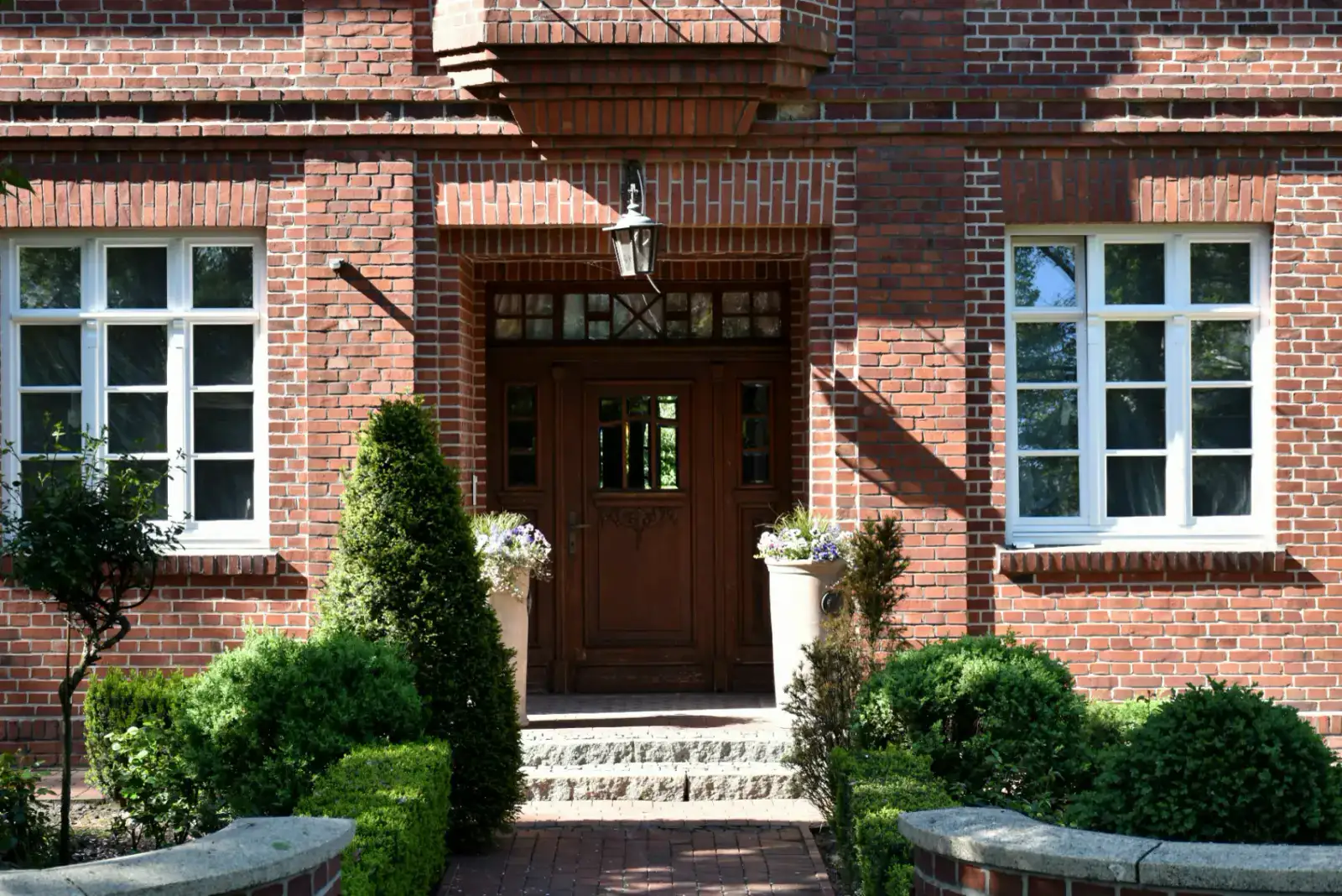 Klinker-Eingang eines norddeutschen Backsteinhauses in Norderstedt